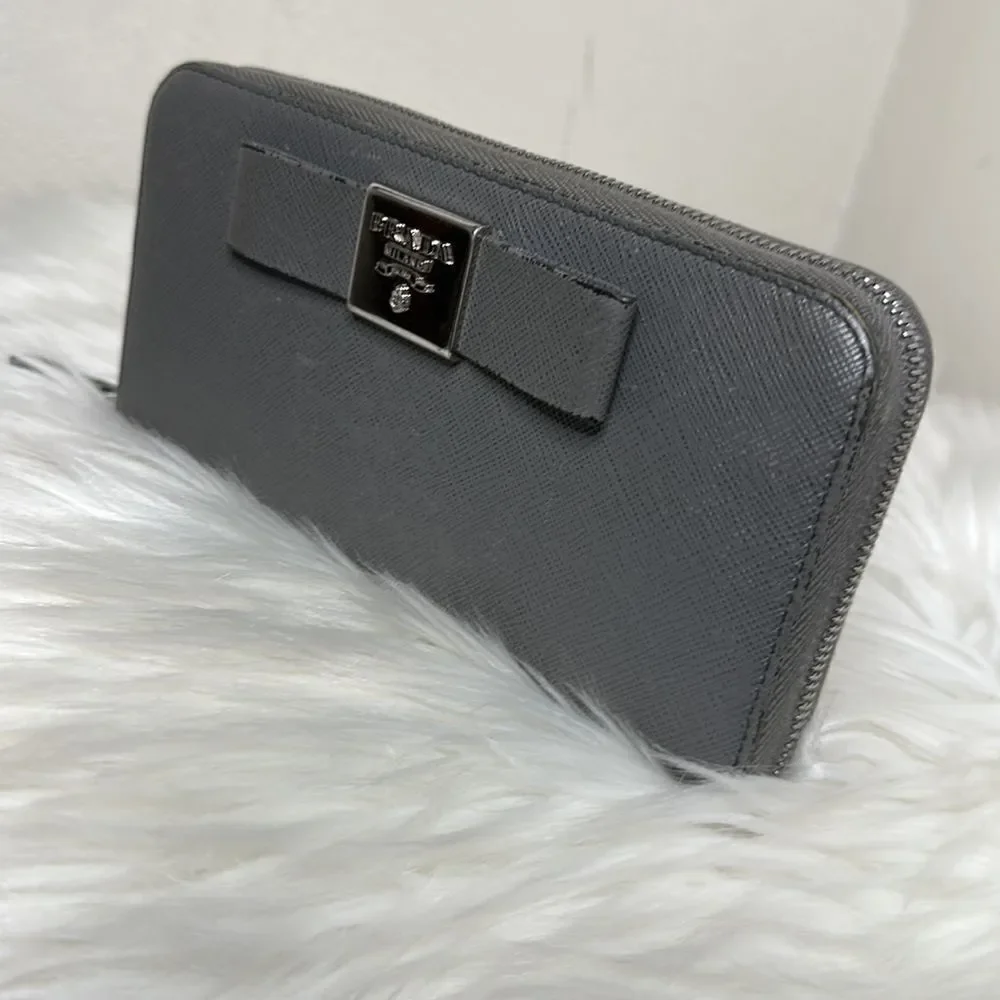 💯Authentic Prada Safiano Zipped Around Long Wallet 🍀